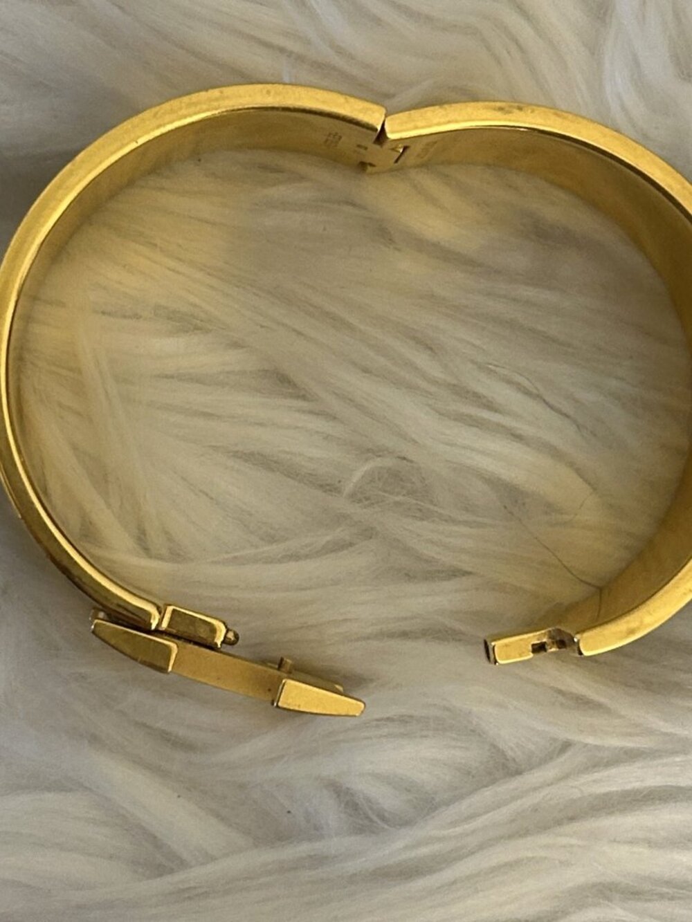 Hermes Clic Clac H GM in Black and Gold - Picture 6 of 8